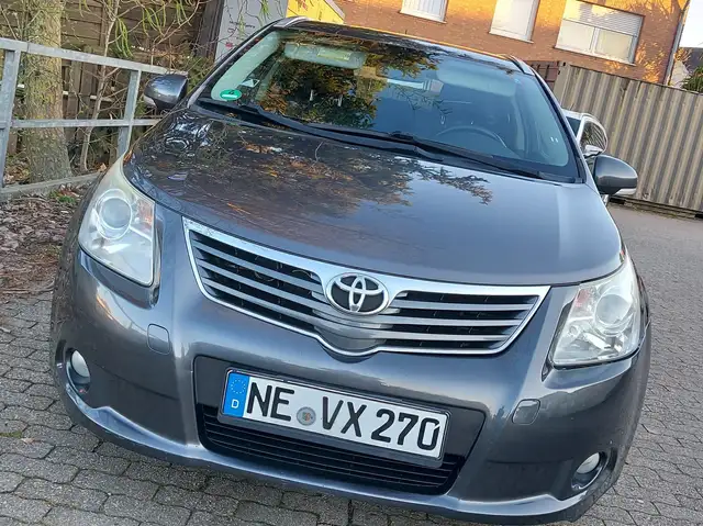 Toyota Avensis Edition,**1Hand,Klimaautomatik,NeuTüv,Navi**