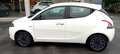 Lancia Ypsilon 1.0 BZ/HYBRID 69 CV FIREFLY S&S Blanc - thumbnail 2