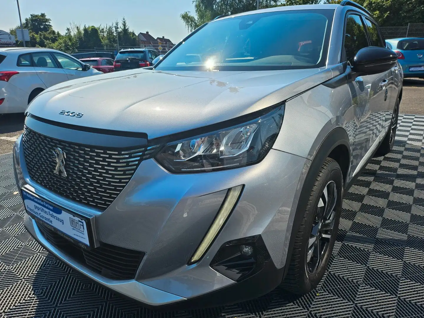 Peugeot 2008 Allure Pack Grijs - 1