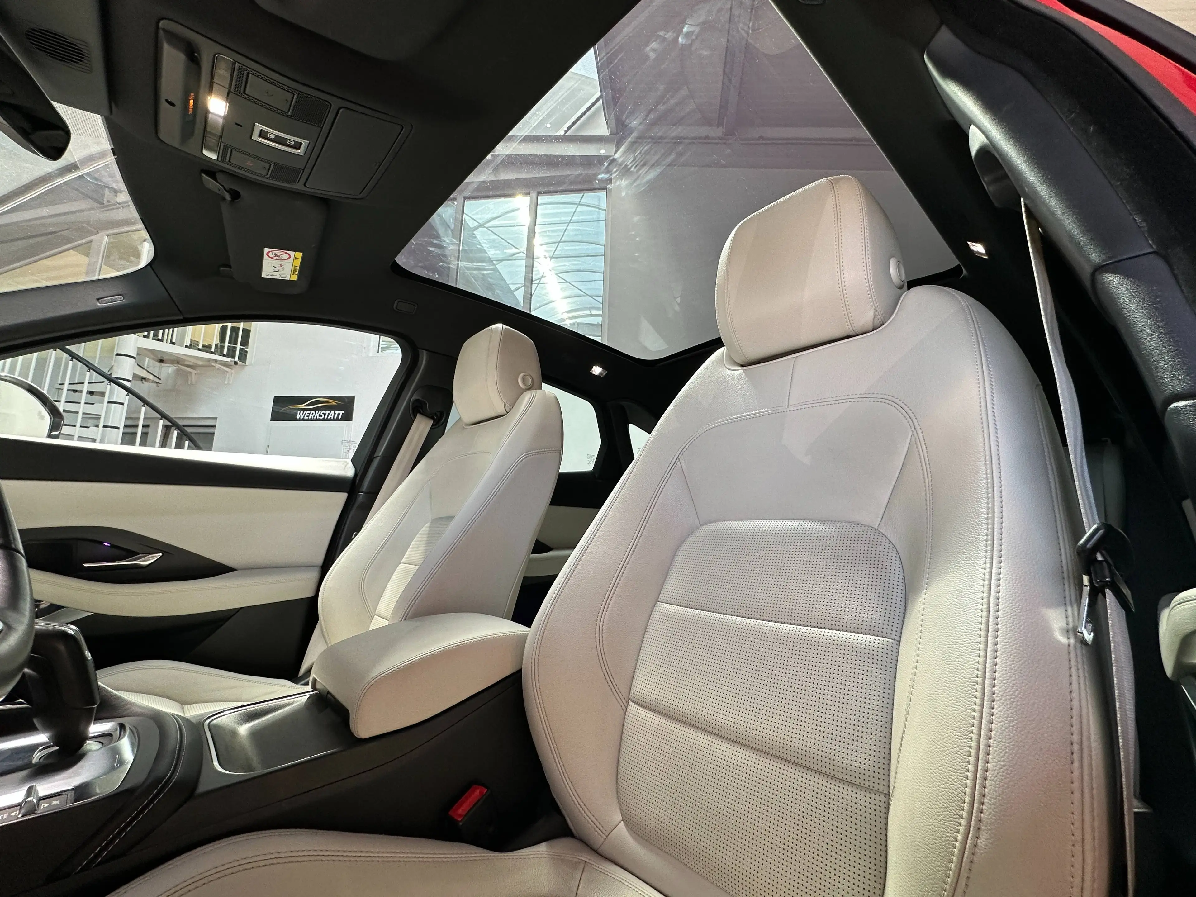 Jaguar E-Pace E-Pace D180 AWD R-Dynamic S Navi*Leder*LED*Panorama*PDC — photo 8