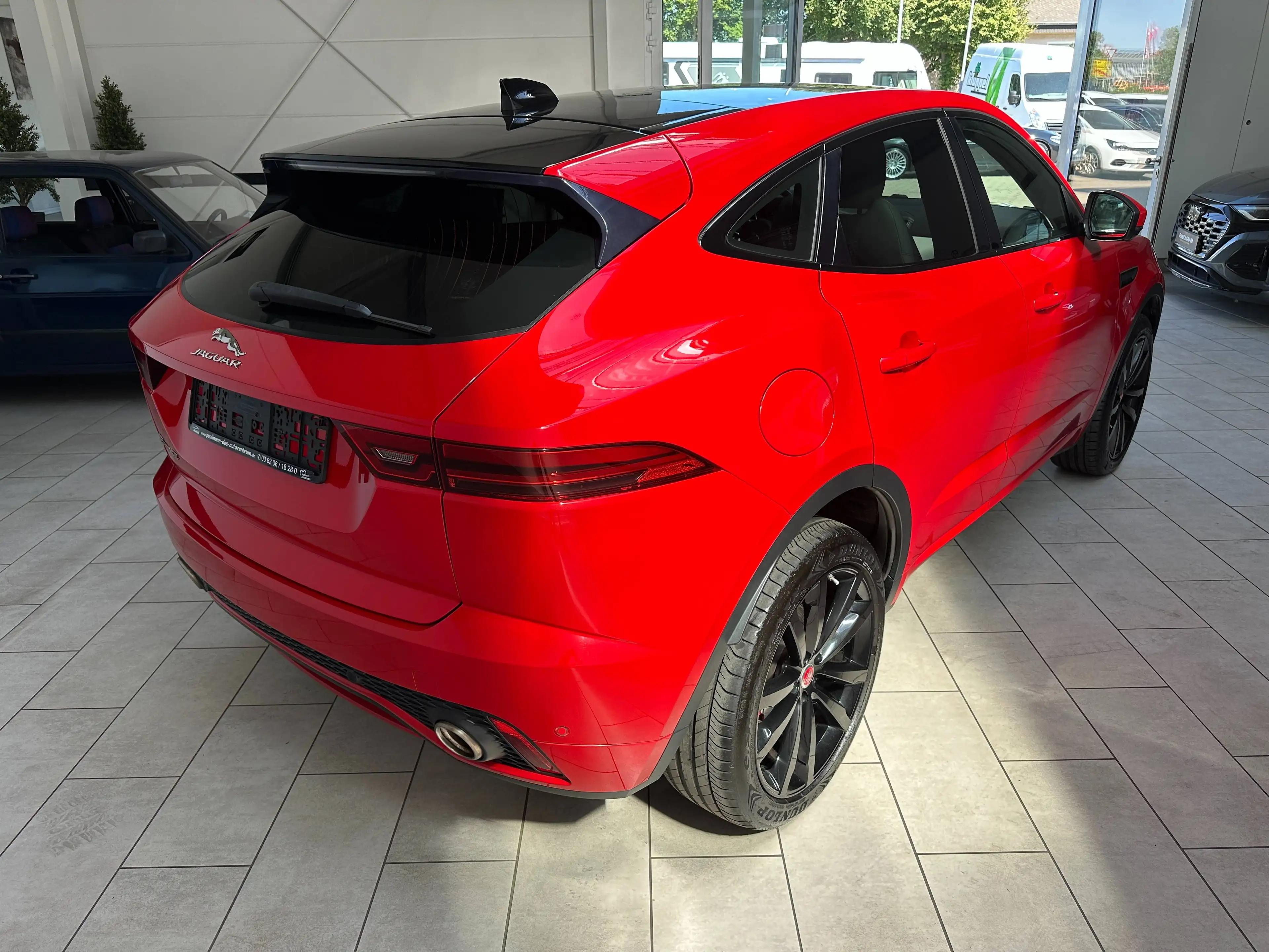 Jaguar E-Pace E-Pace D180 AWD R-Dynamic S Navi*Leder*LED*Panorama*PDC — photo 4