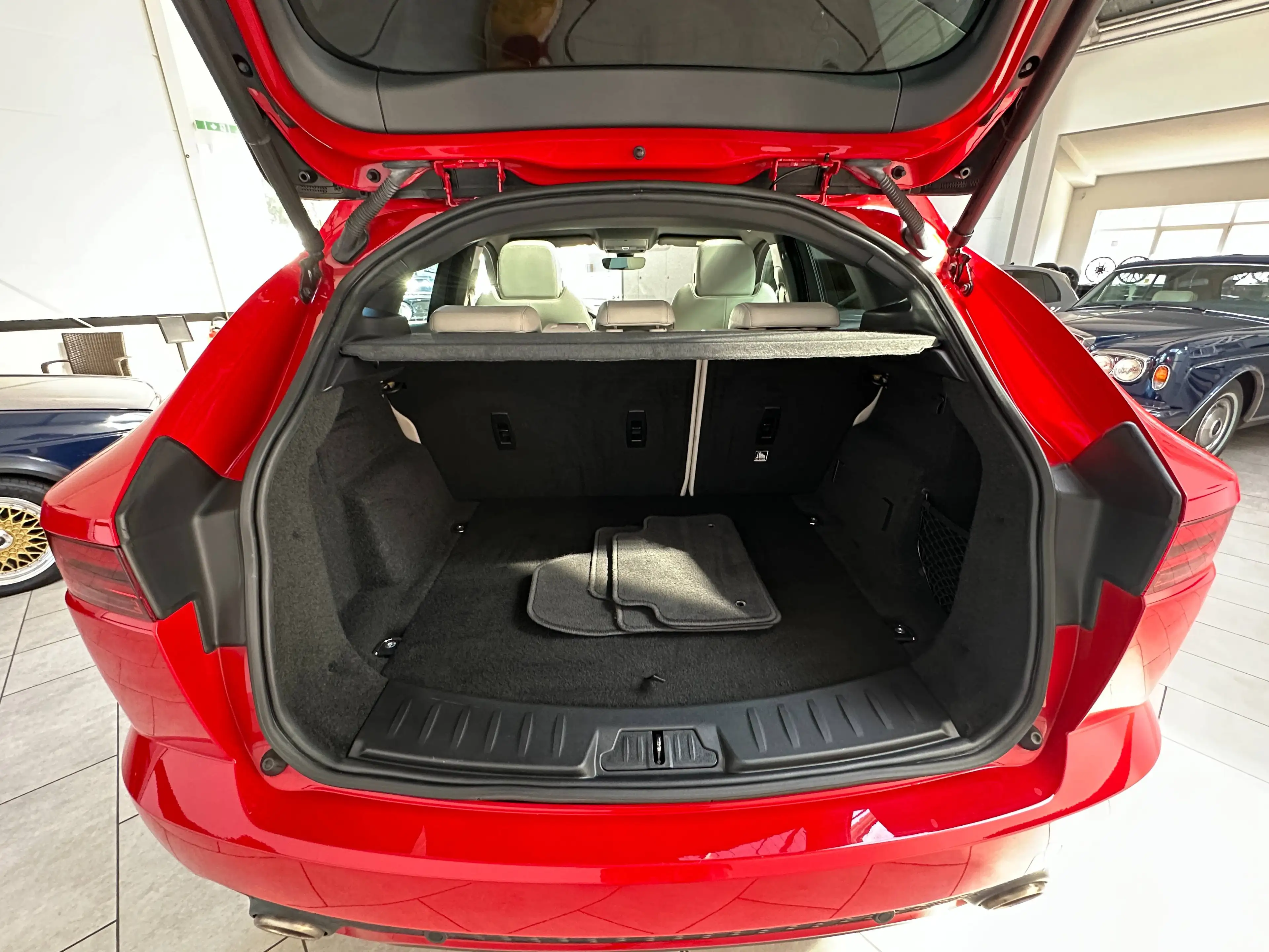 Jaguar E-Pace E-Pace D180 AWD R-Dynamic S Navi*Leder*LED*Panorama*PDC — photo 12