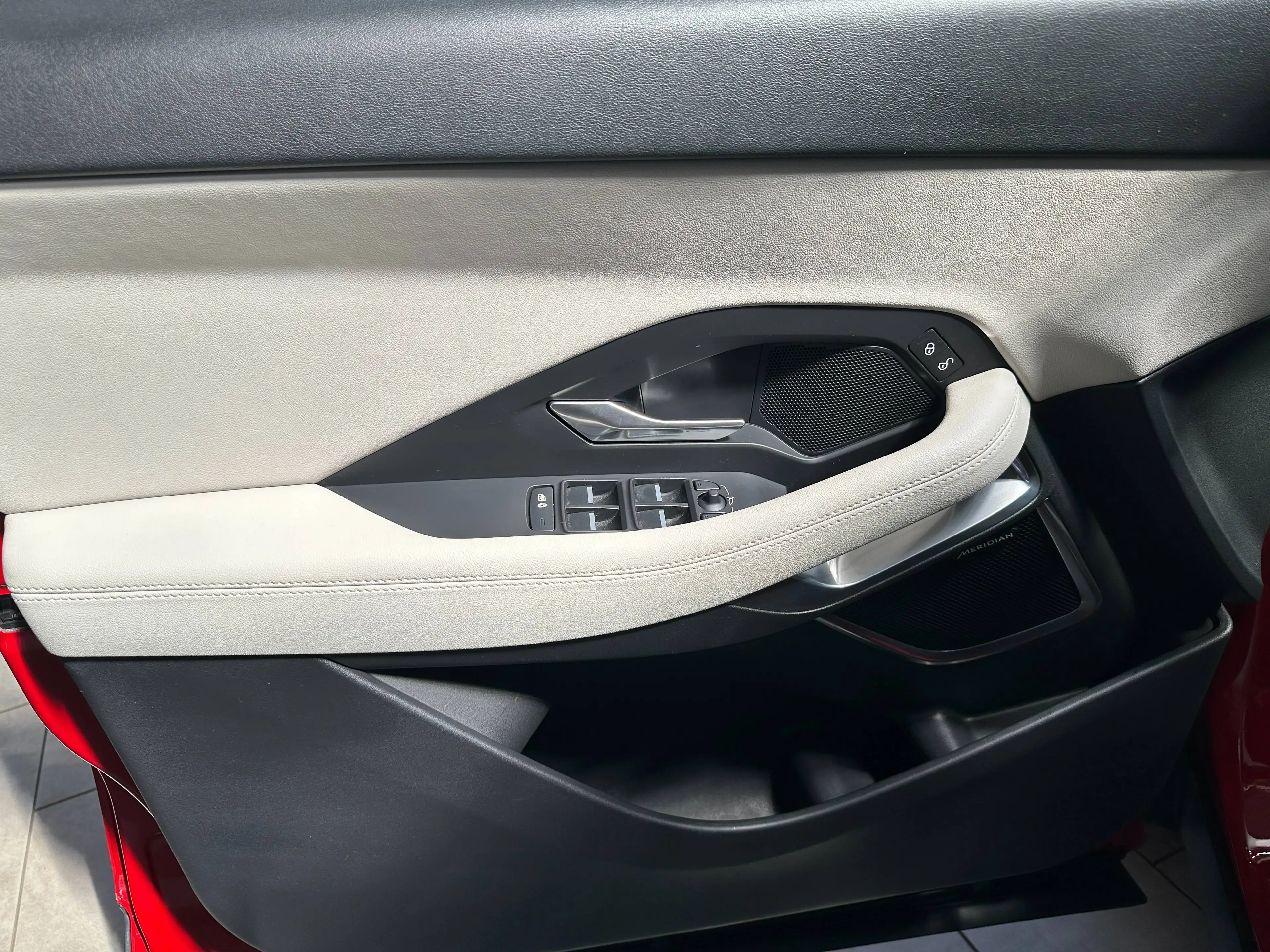 Jaguar E-Pace E-Pace D180 AWD R-Dynamic S Navi*Leder*LED*Panorama*PDC — photo 5