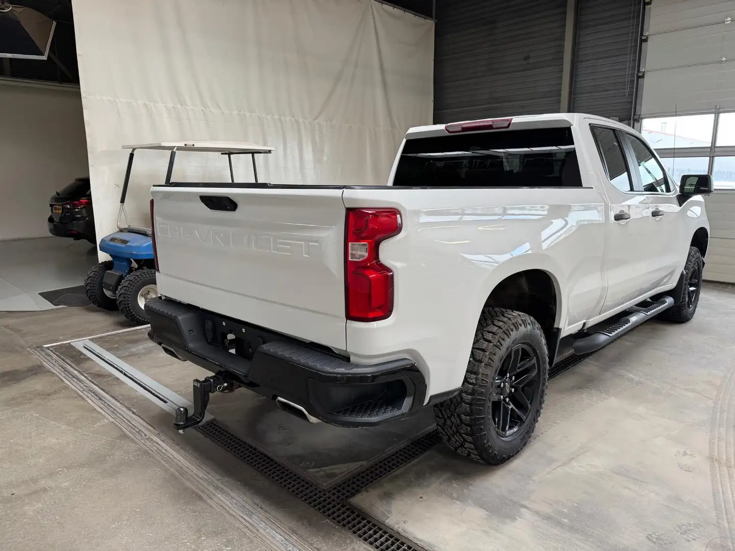 Chevrolet Silverado 5.3 V8 Trailboss 6P Auto staat op duits kenteken Білий - 2