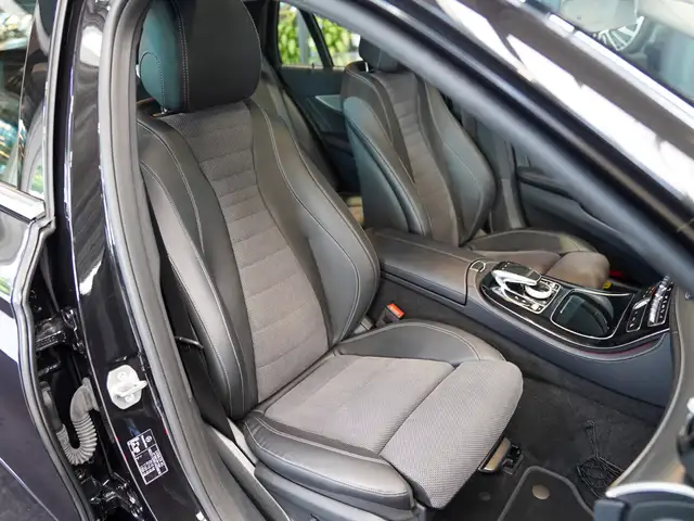 Mercedes-Benz E-Class view 10