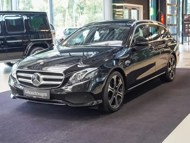Mercedes-Benz E-Class view 8