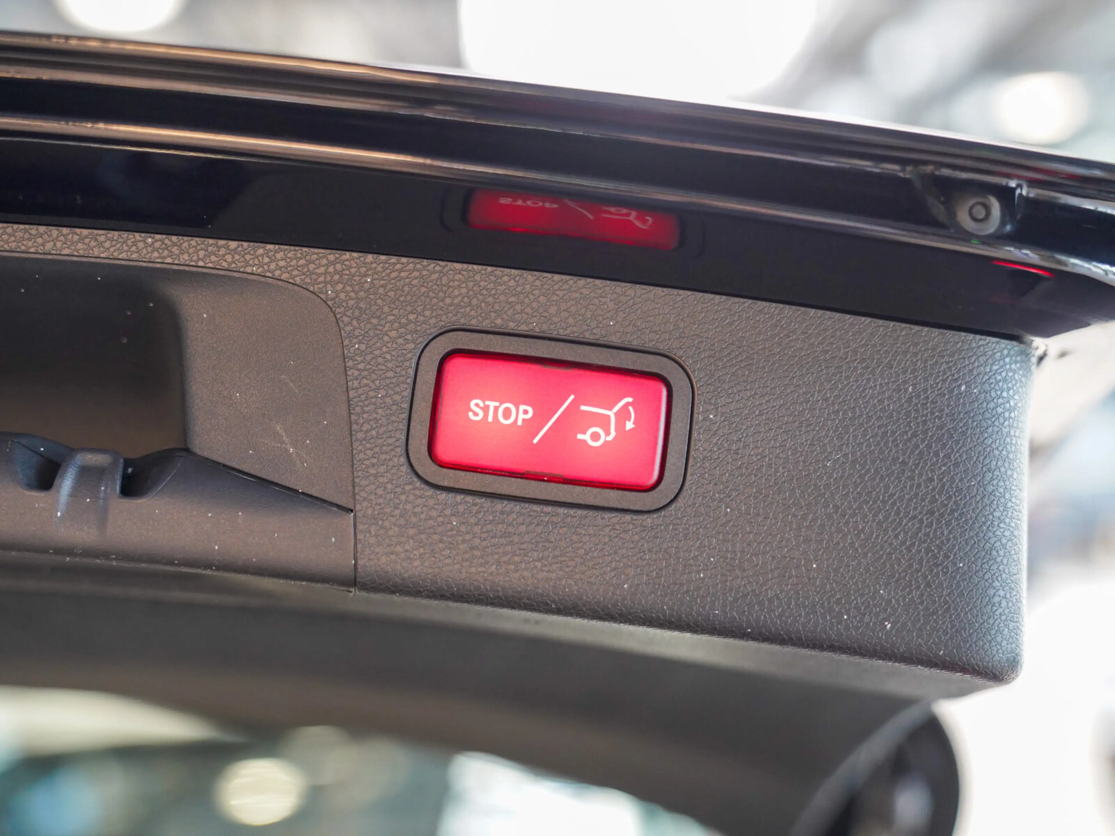 Mercedes-Benz E 220 E 220 d T 4M AVANTGARDE MULTIBEAM AHK Schiebedac — photo 6