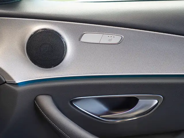 Mercedes-Benz E-Class view 13
