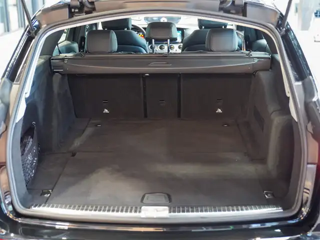 Mercedes-Benz E-Class view 5