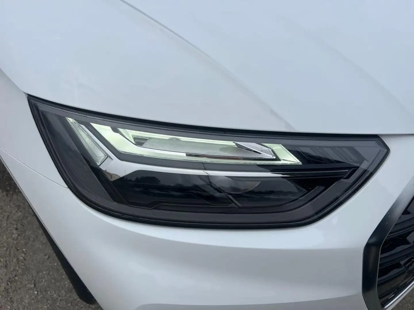 Audi Q5 35 2.0 tdi mhev S line plus s tronic Weiß - 2