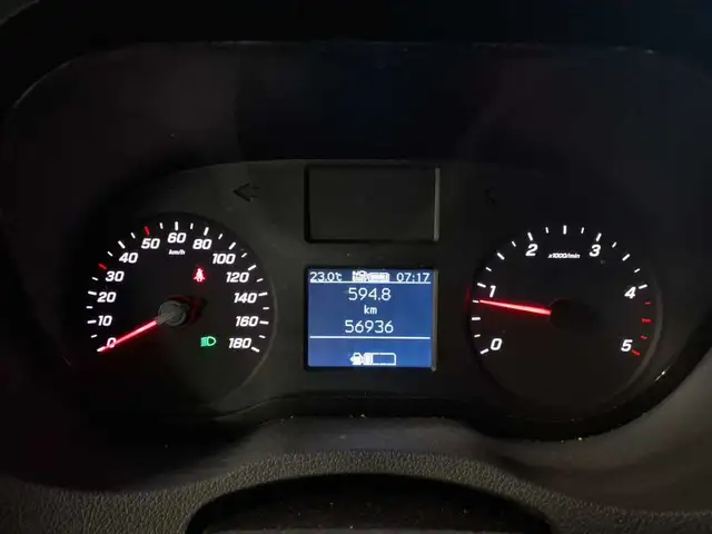 Mercedes-Benz Sprinter view 15
