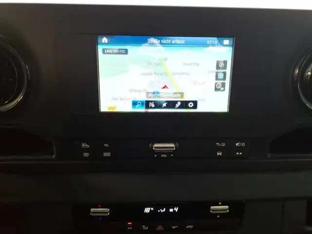 Mercedes-Benz Sprinter view 14