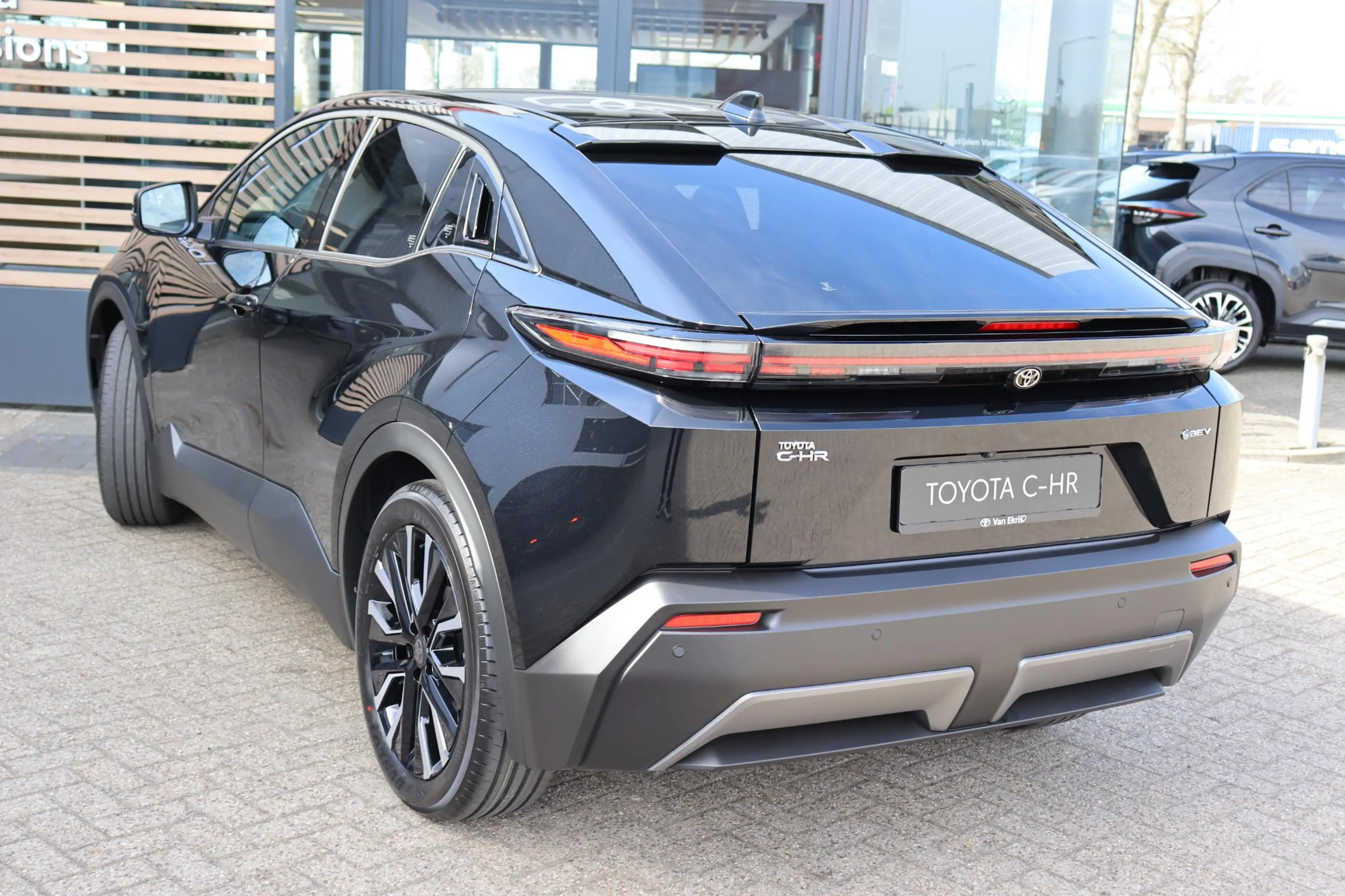 Toyota C-HR+ First Edition 77 kWh , Nieuw en direct leverbaar m — photo 8