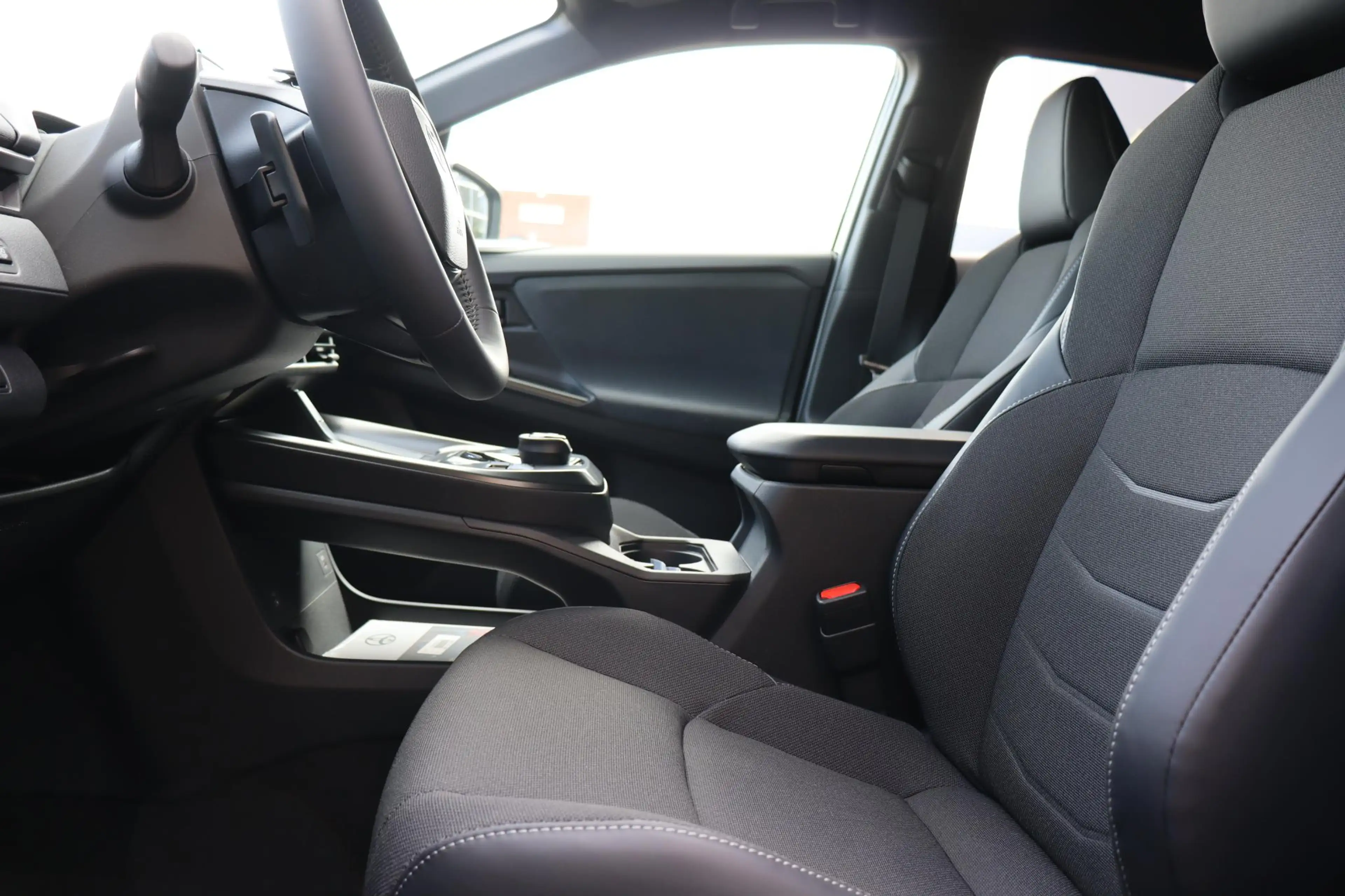 Toyota C-HR+ First Edition 77 kWh , Nieuw en direct leverbaar m — photo 15