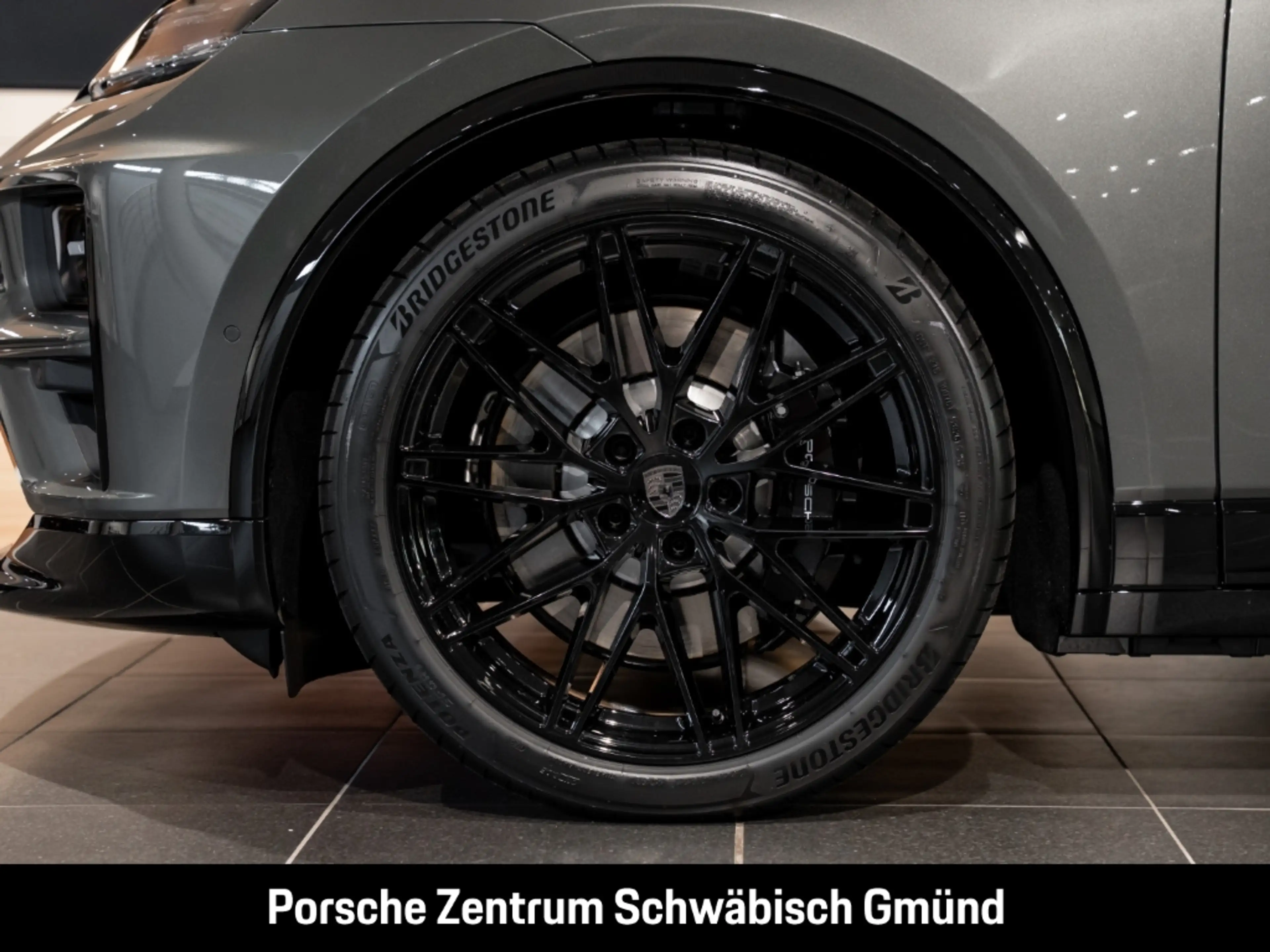 Porsche Macan Turbo HA-Lenkung Head-Up Surround-View 22'' — photo 12