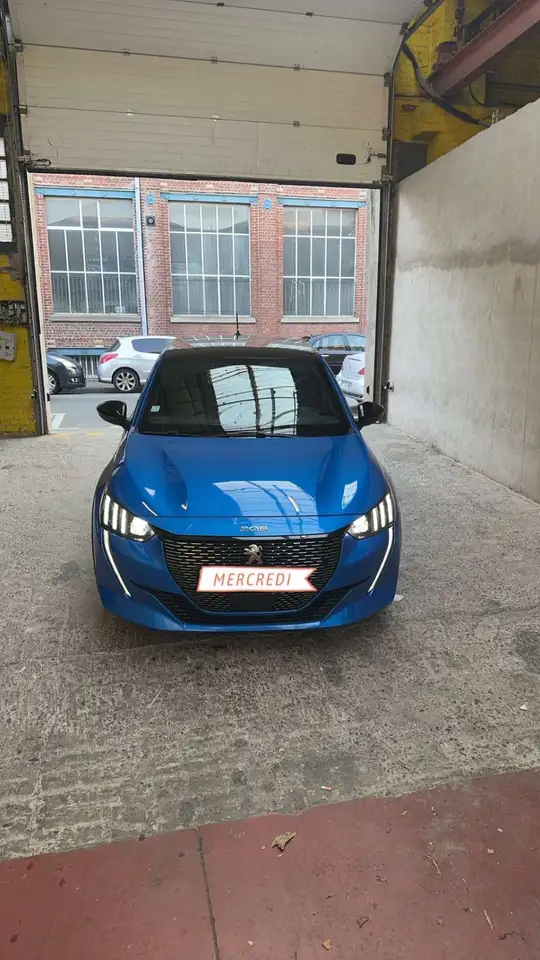 Peugeot 208 PureTech 100 S\u0026S EAT8 GT Line