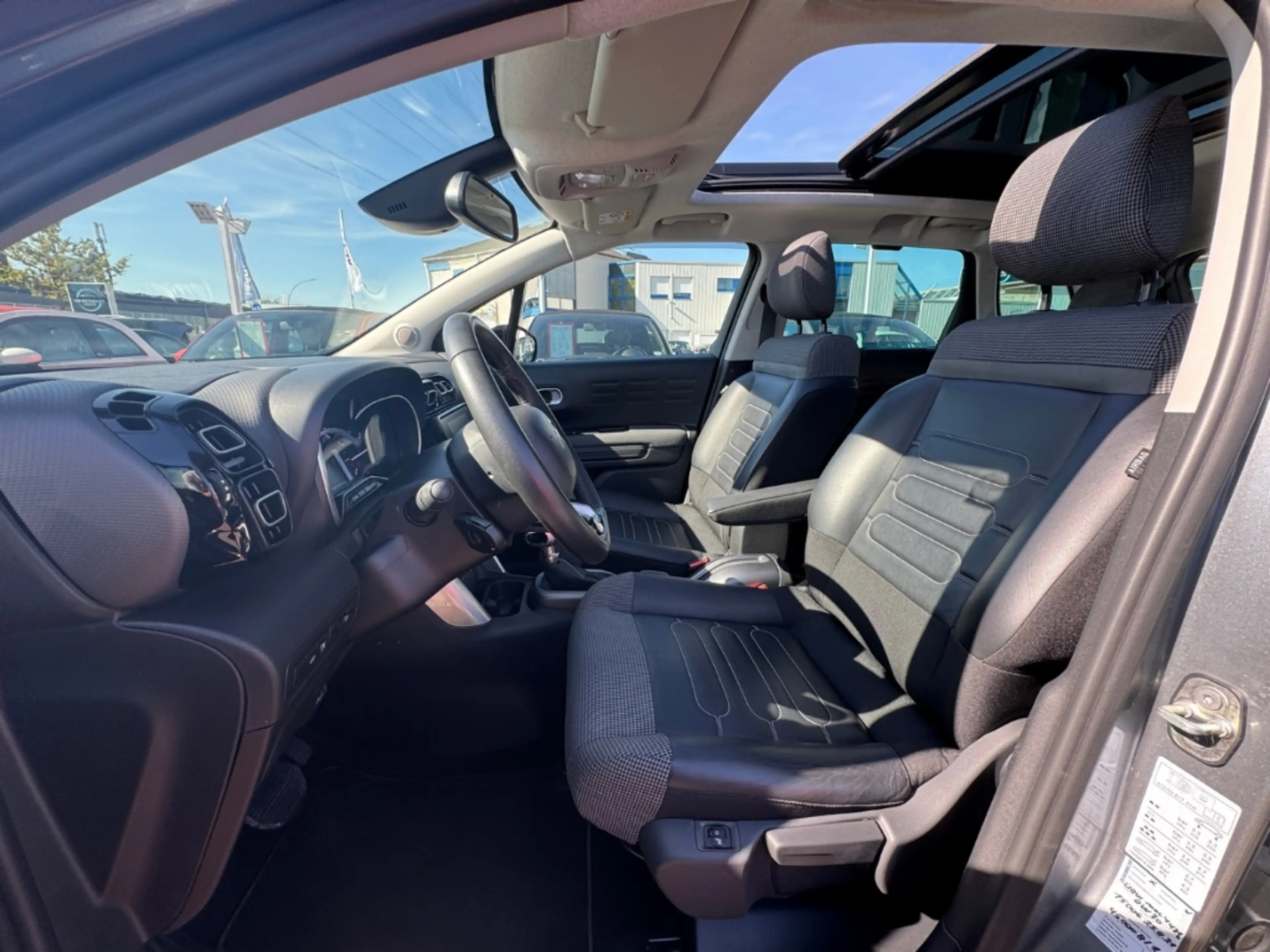 Citroen C3 Aircross Shine+AUTOMATIK+SCHIEBEDACH+NAVI+ALLWETTER+ — photo 13