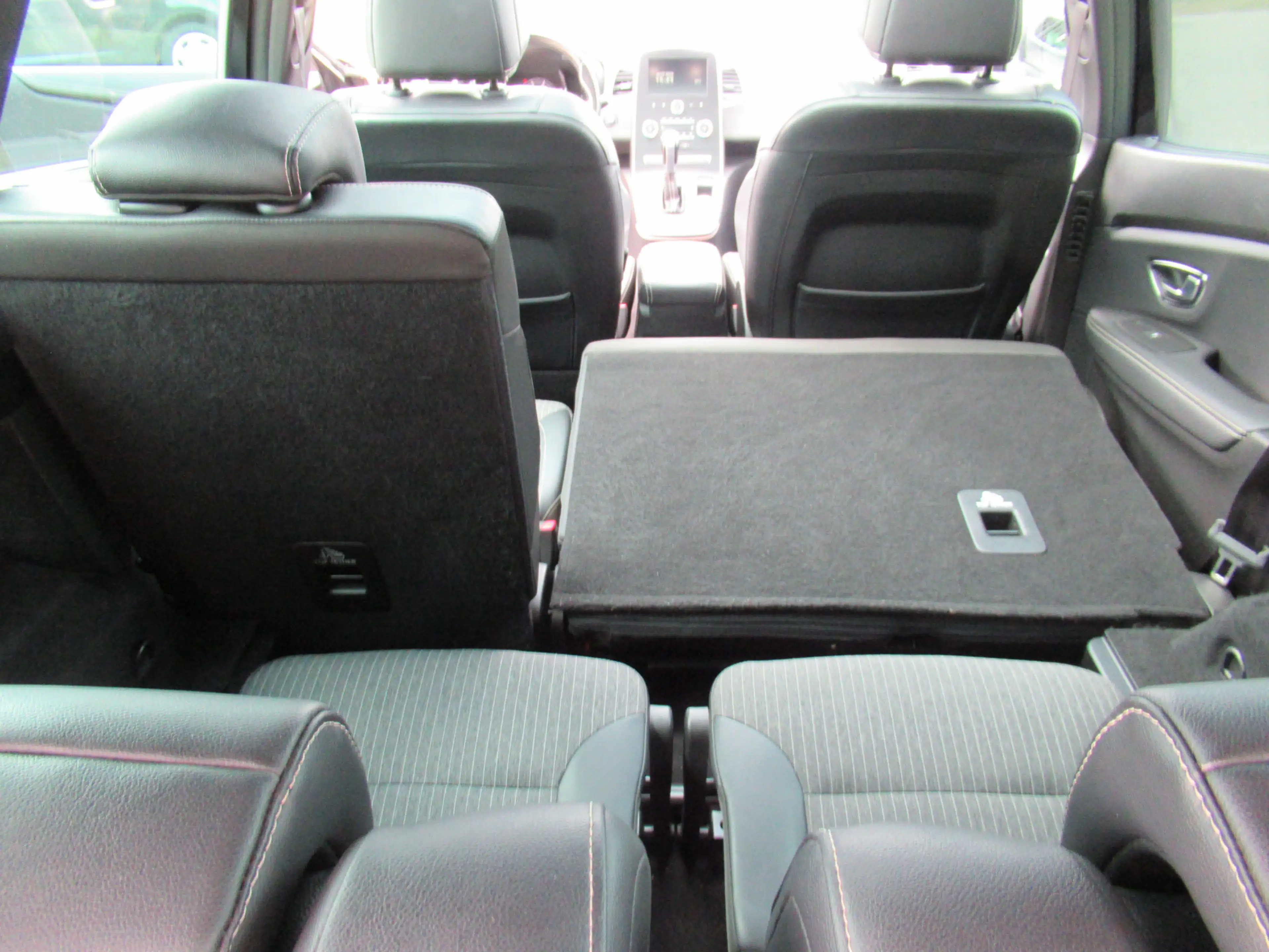 Renault Grand Scenic 1.3 TCe 140pk Automaat/ Techno/ Camera/ 7 personen — photo 18