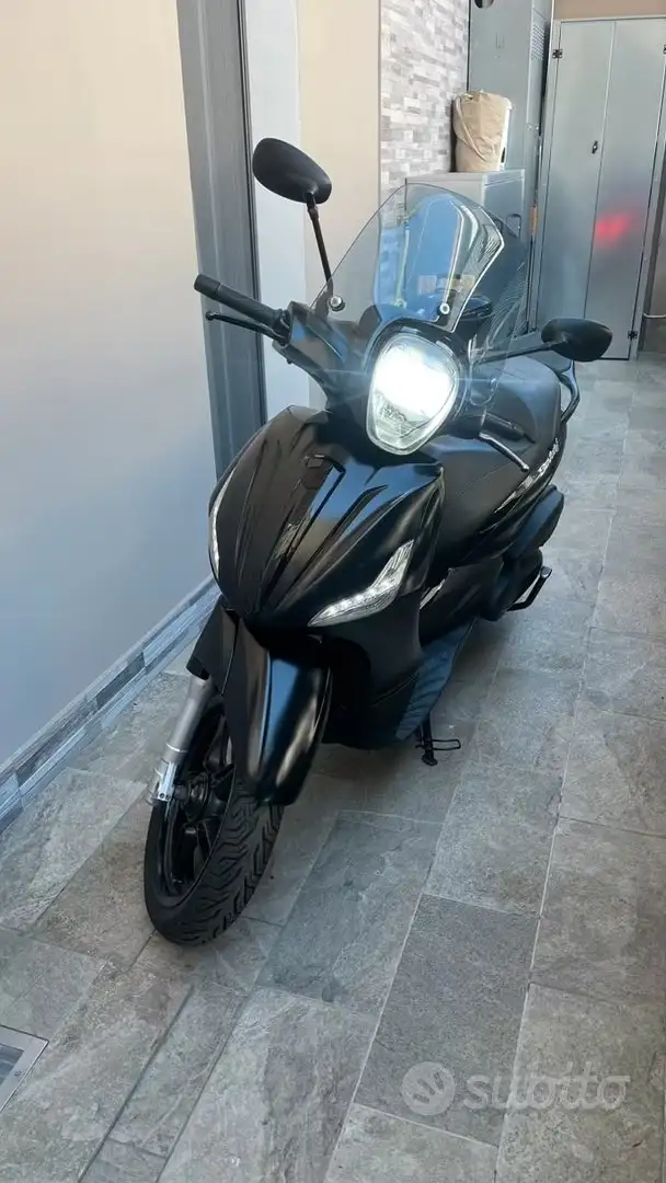 Piaggio Beverly 350 Sport Touring Nero - 2
