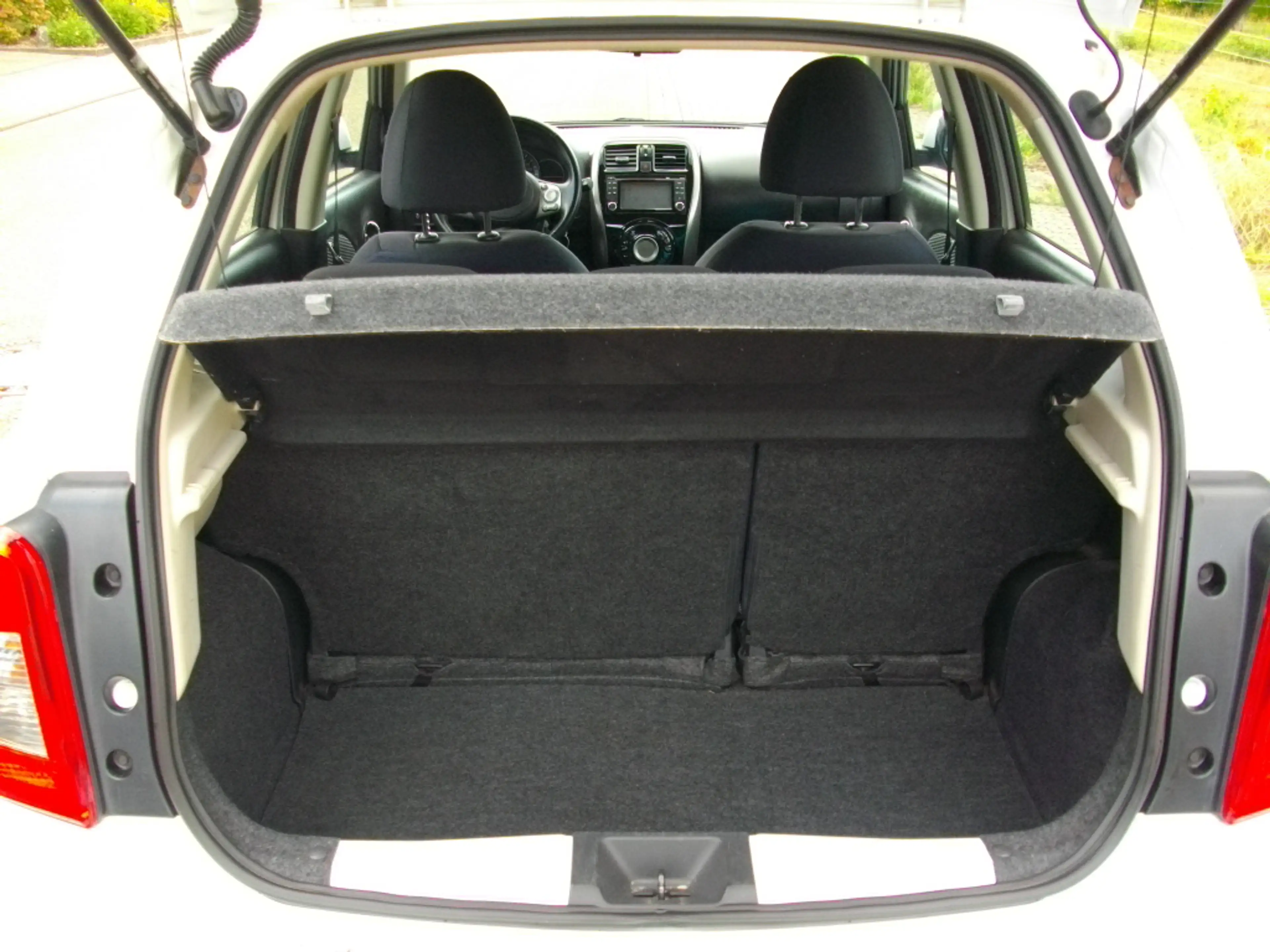 Nissan Micra *1.Rentnerhand*nur 71`tkm*Klima*in gepflegtem Zustand* — photo 8