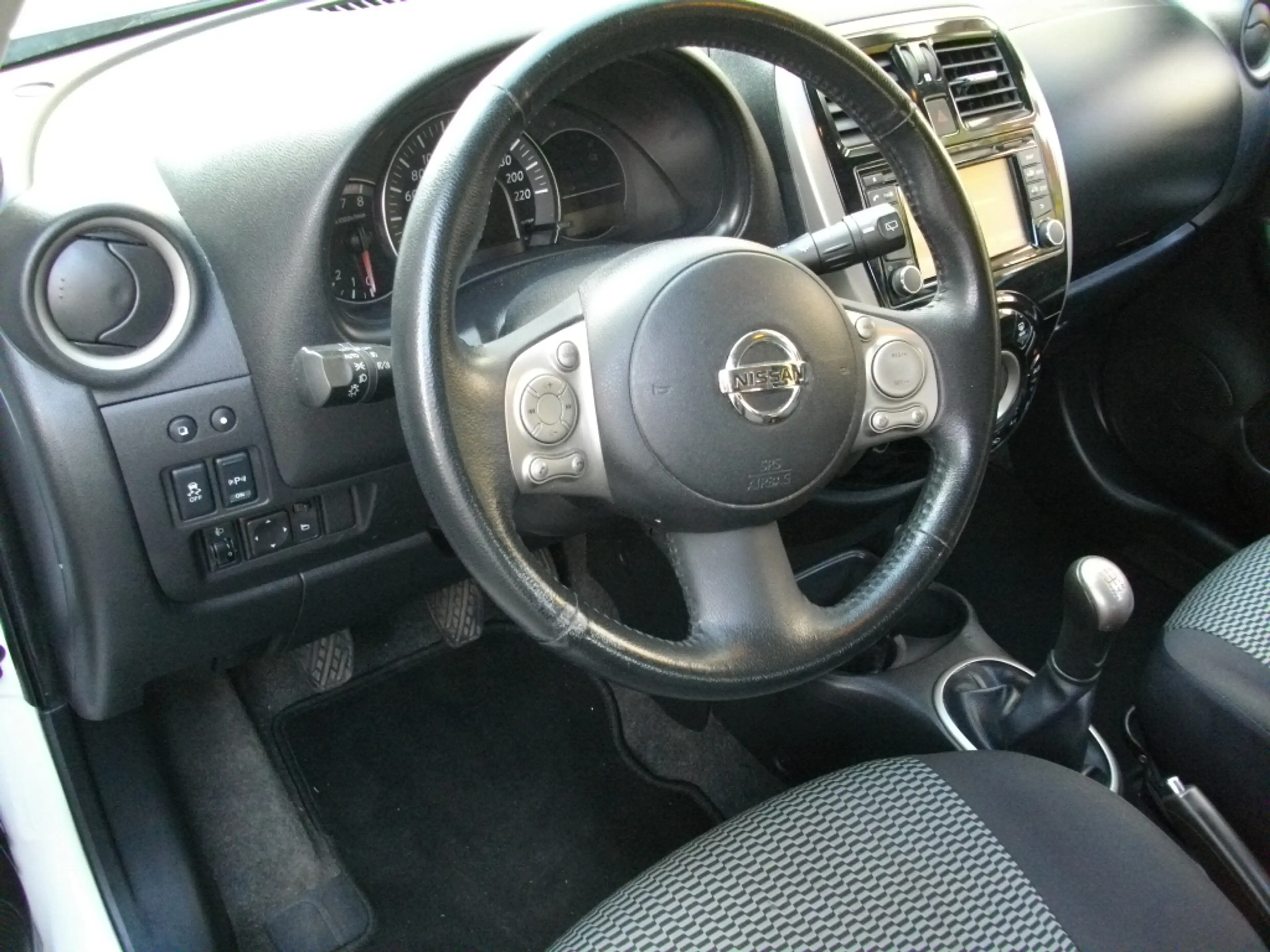 Nissan Micra *1.Rentnerhand*nur 71`tkm*Klima*in gepflegtem Zustand* — photo 9