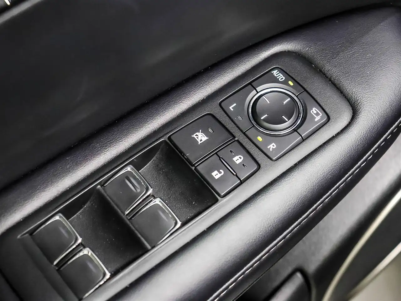 Lexus RX photo Lexus RX