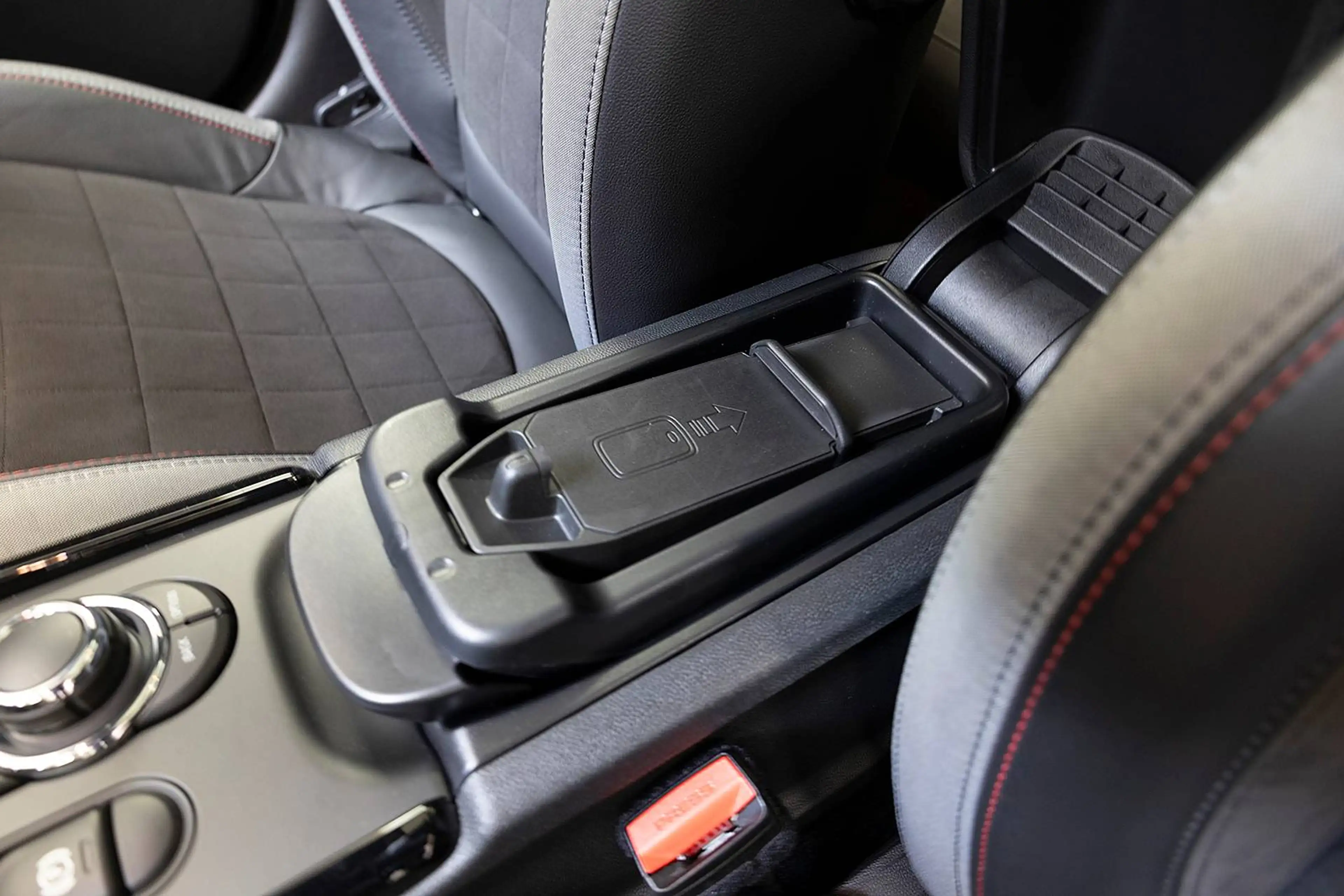 MINI John Cooper Works Clubman JCW All4 TRIM SAG LED NAV HUD DA ACC PANO LHZ SHZ KAM KEY DAB18" — photo 12