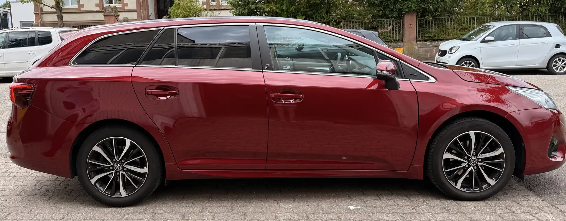 Toyota Avensis Avensis Touring Sports 1.8 Team Deutschland Rot - 2