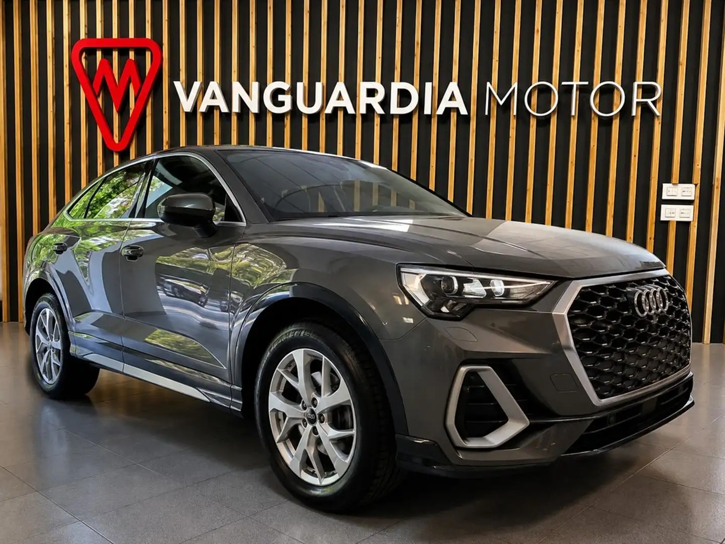 Audi Q3 35 TFSI 110kW (150CV) S tronic Gris - 1