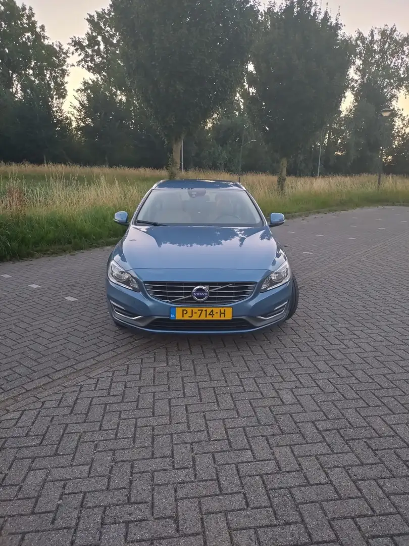 Volvo V60 2.0 D4 Ocean Race Blauw - 1