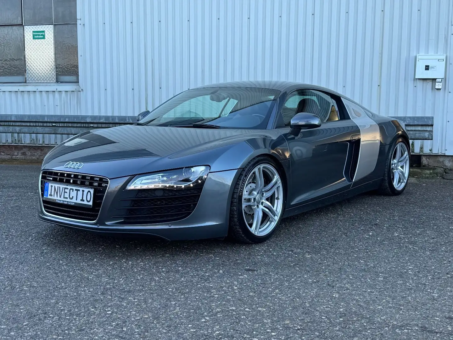 Audi R8 4.2 FSI quattro KW V3 Klappe AGA B&O Grau - 1