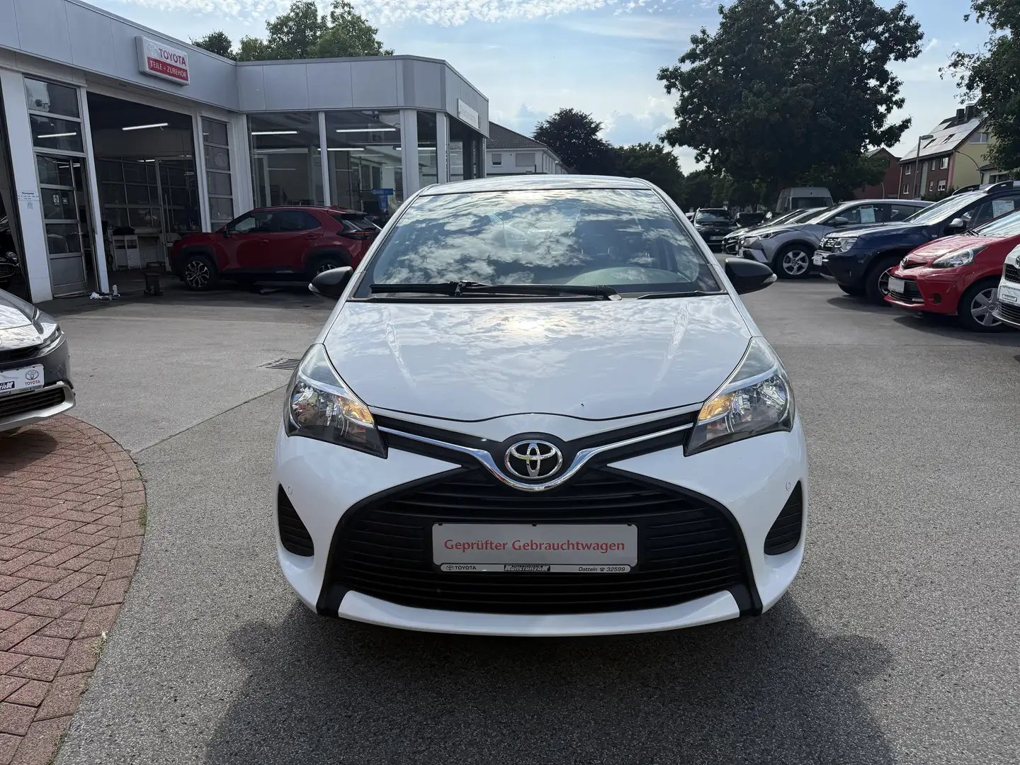 Toyota Yaris Basis Blanc - 1