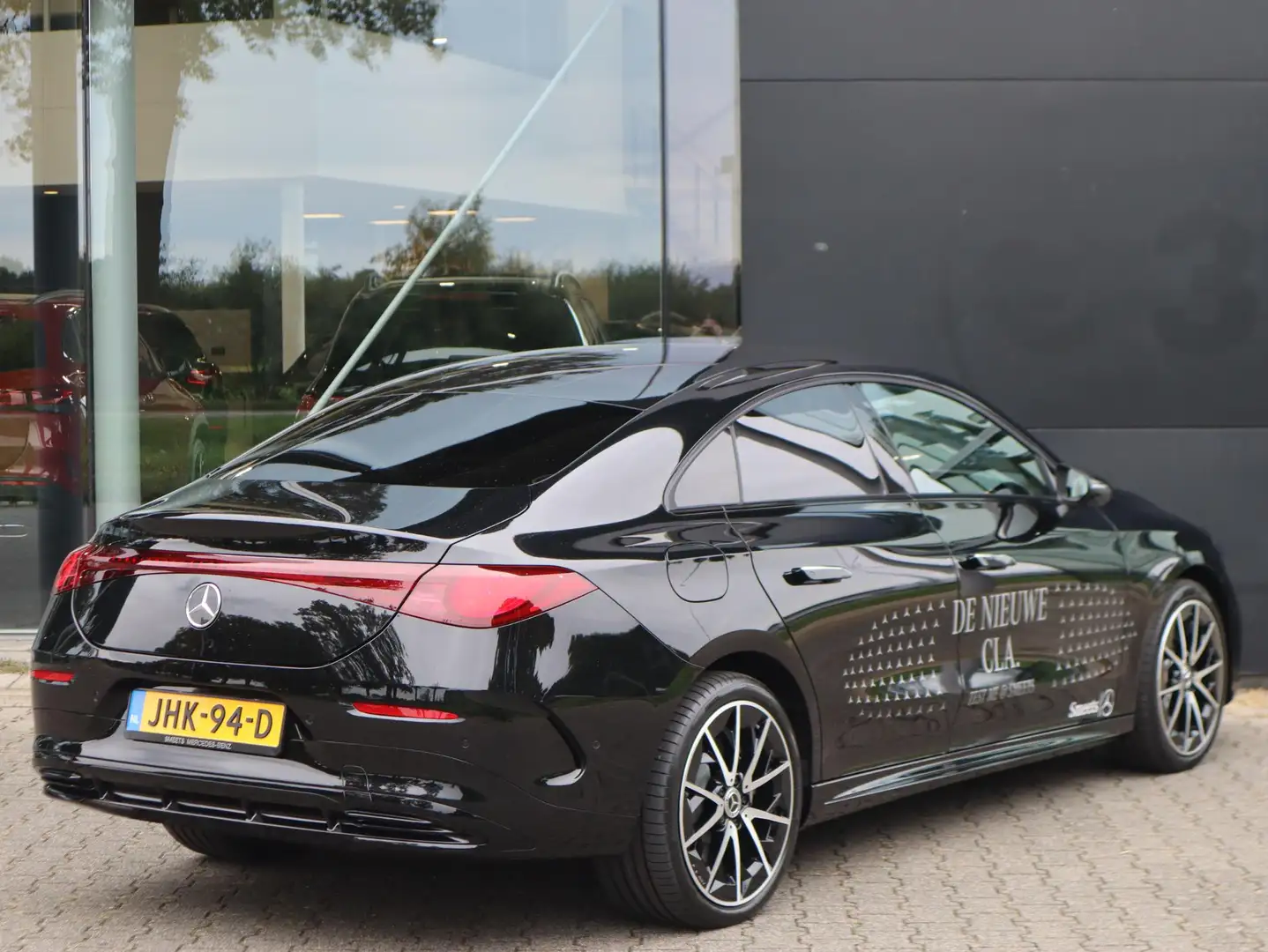Mercedes-Benz CLA 250 250+ Launch Edition 85 kWh Zwart - 2
