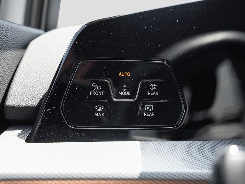 Volkswagen Golf VIII 1.5 TSI Style /Navi/LED/RFK/ACC — photo 20