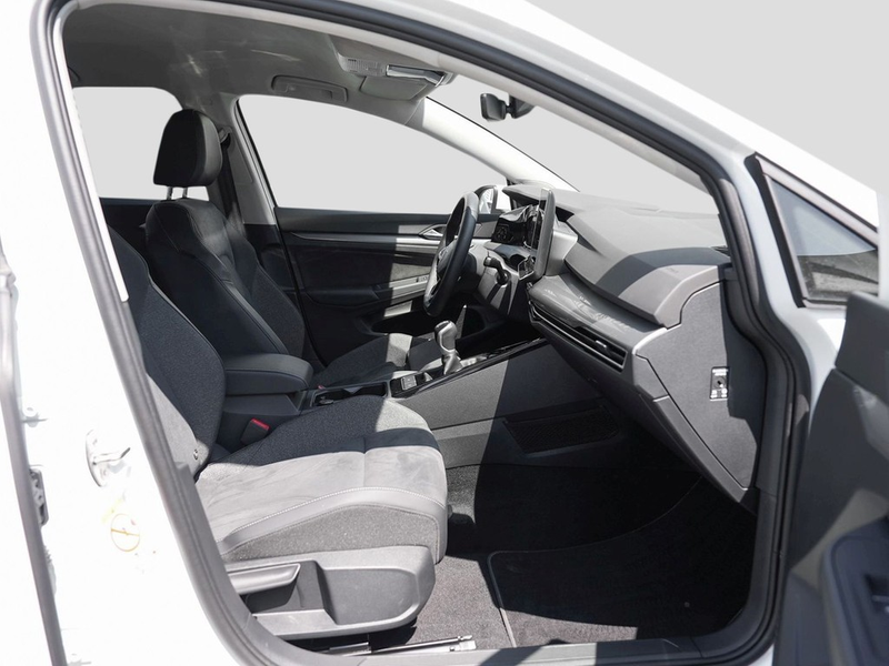 Volkswagen Golf VIII 1.5 TSI Style /Navi/LED/RFK/ACC — photo 8
