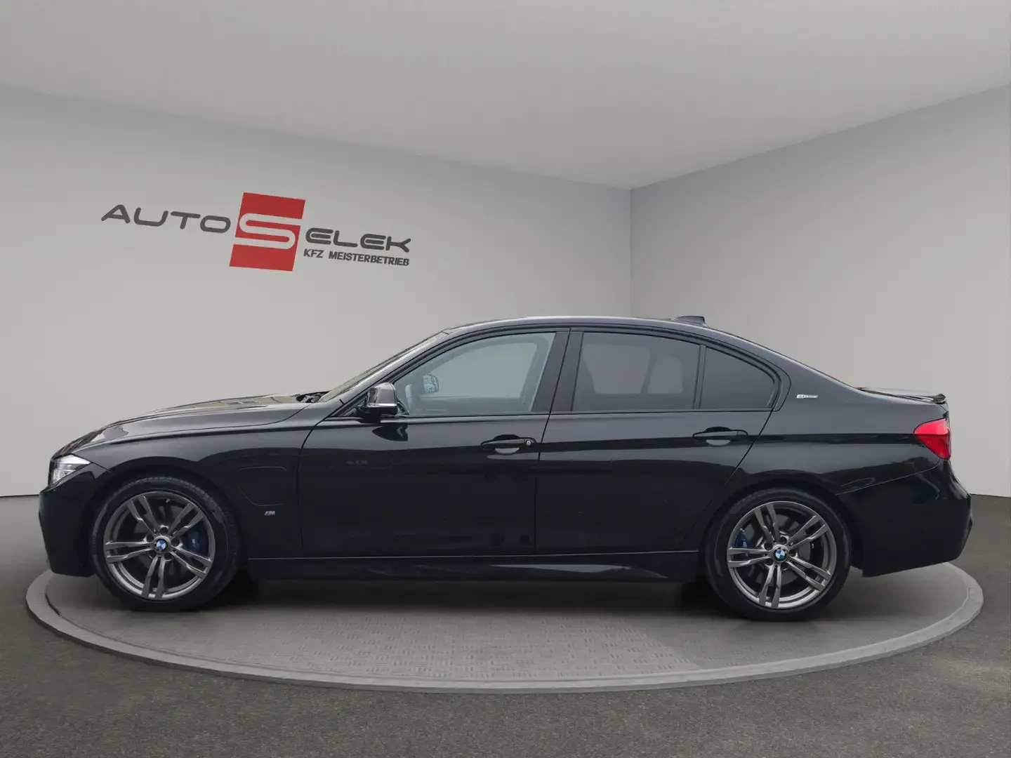 BMW 330 e iPerformance M-Sportpaket +LED+ALCANTARA Schwarz - 2