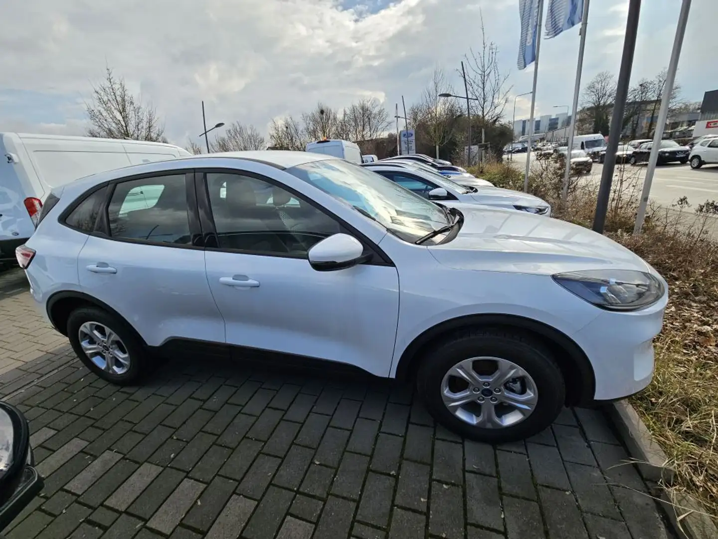 Ford Kuga 2.5 Duratec FHEV 4x4 COOL&CONNECT Blanc - 2