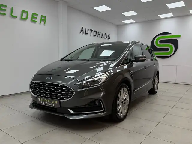 Ford S-Max view 3