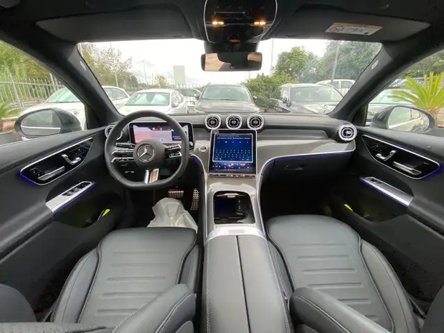 Mercedes-Benz GLC view 13