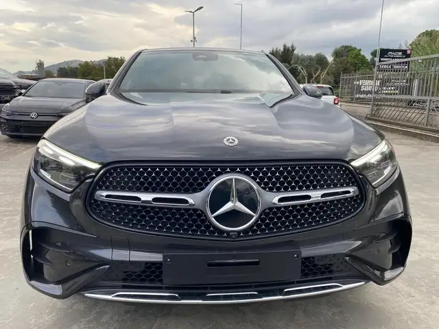 Mercedes-Benz GLC view 4