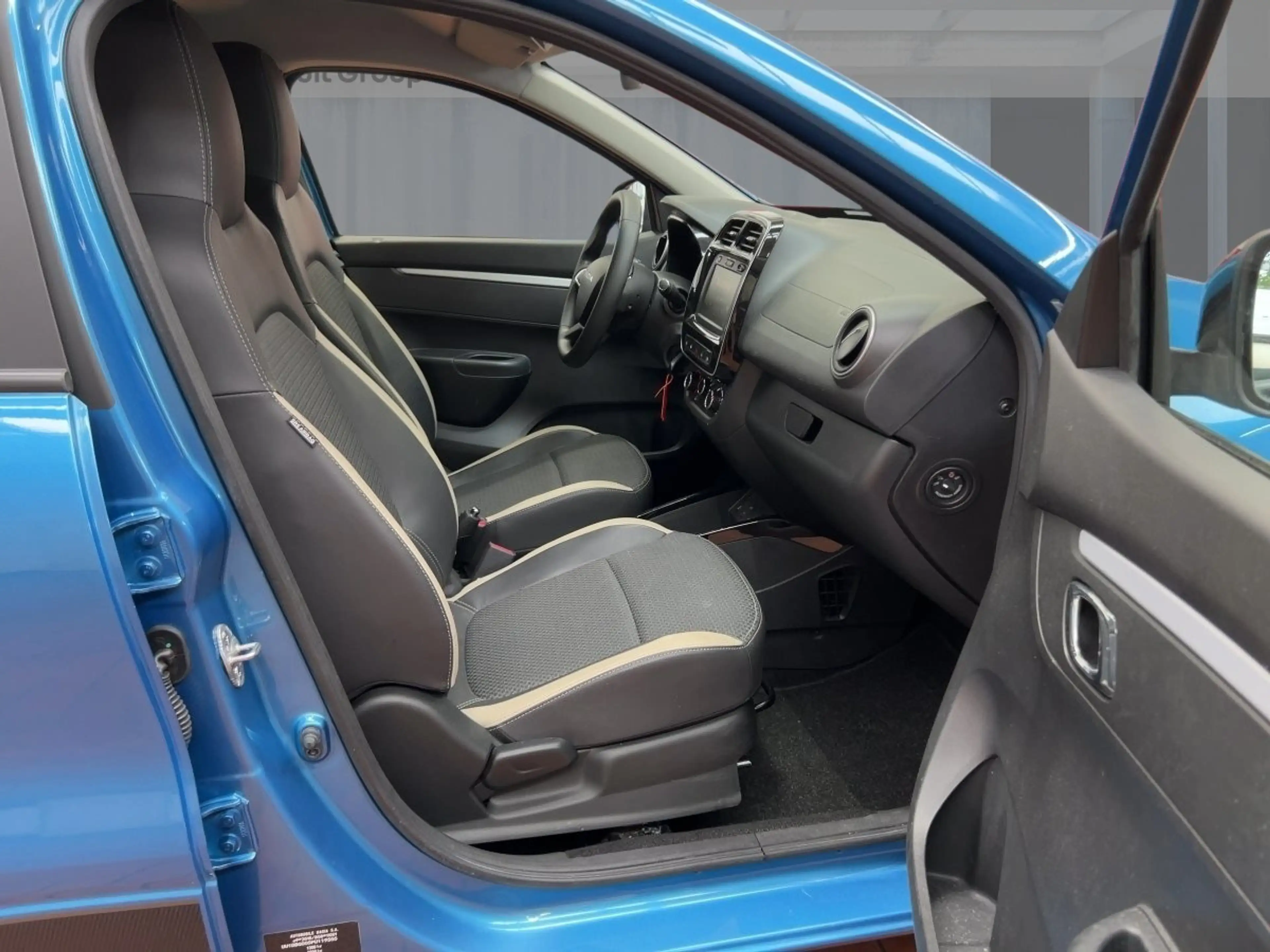 Dacia Spring Essential KLIMA LED-Tagfahrlicht ABS ESP ZV — photo 8