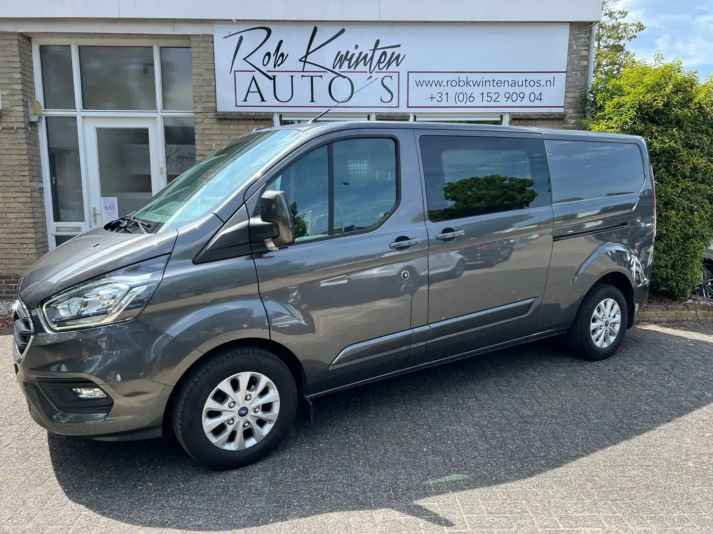 Ford Transit Custom 300 2.0 TDCI L2H2 Limited Automaat Grijs - 2
