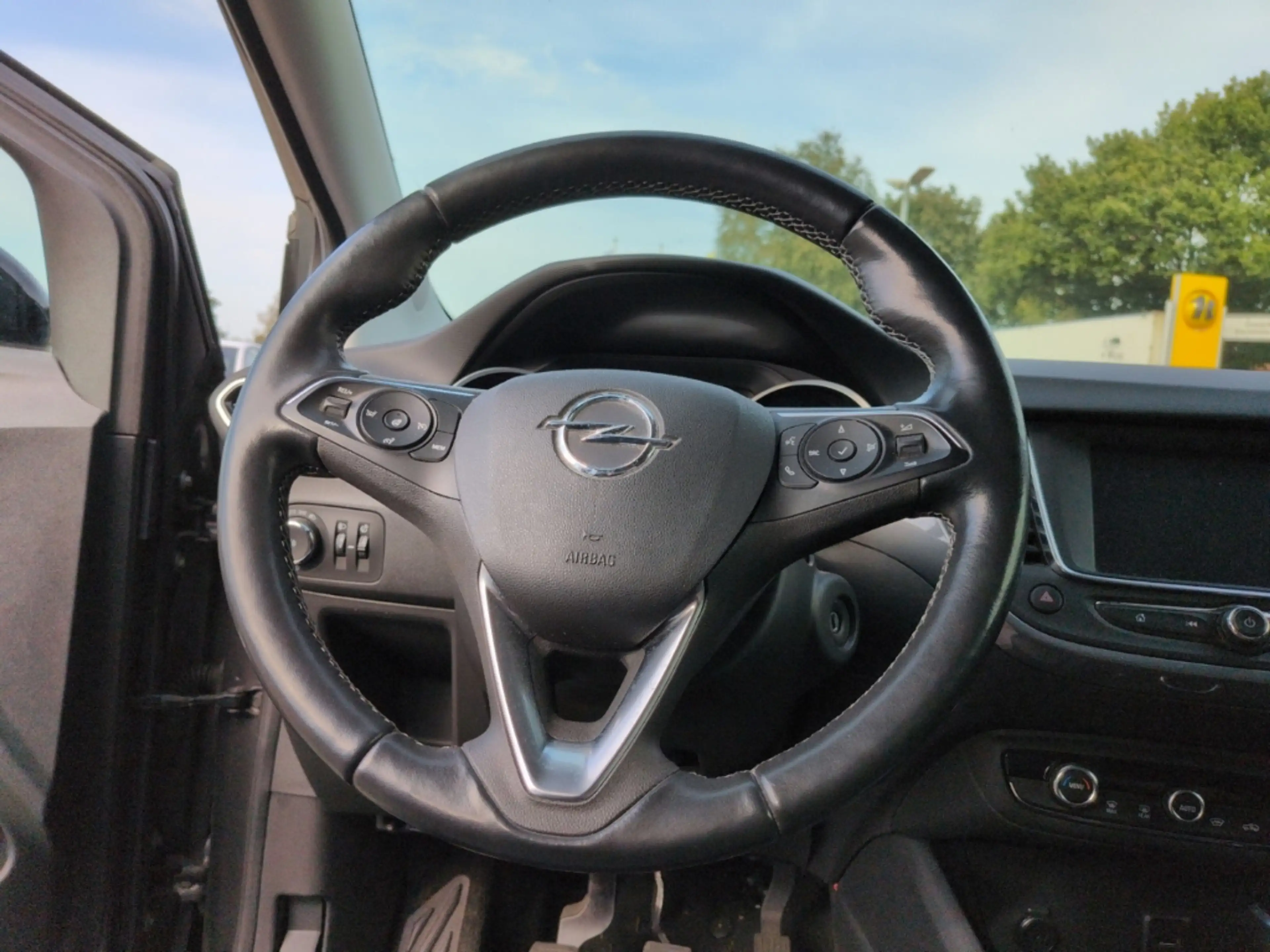 Opel Crossland Elegance Sitzheizung Anhängerkupplung  LED Apple C — photo 11