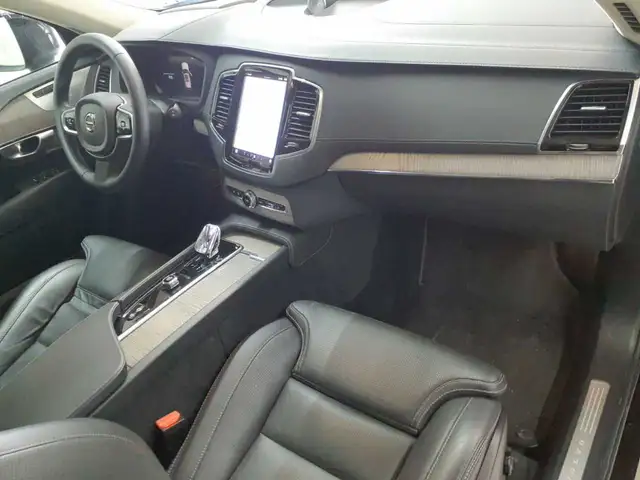 Volvo XC90 view 13