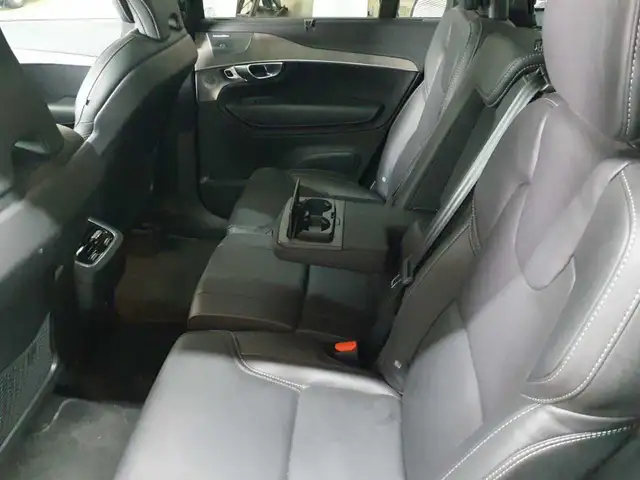 Volvo XC90 view 7