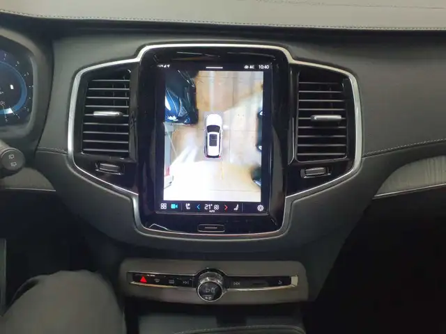 Volvo XC90 view 14