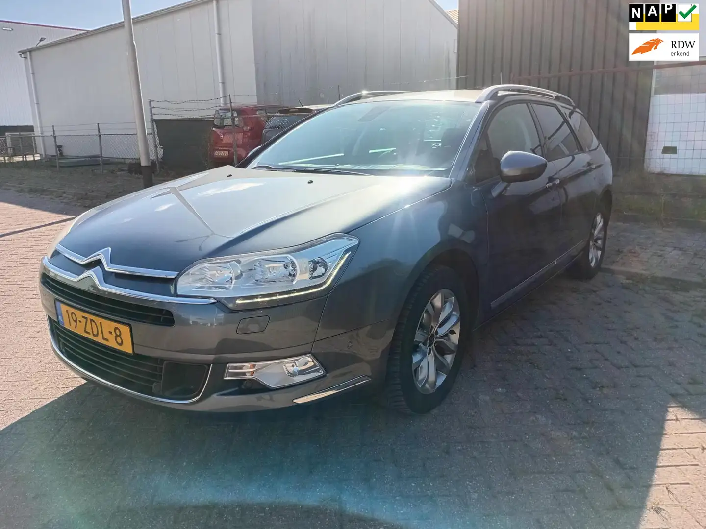 Citroen C5 Tourer 1.6i THP Business Cruise Clima Navi LED Nav Grijs - 1