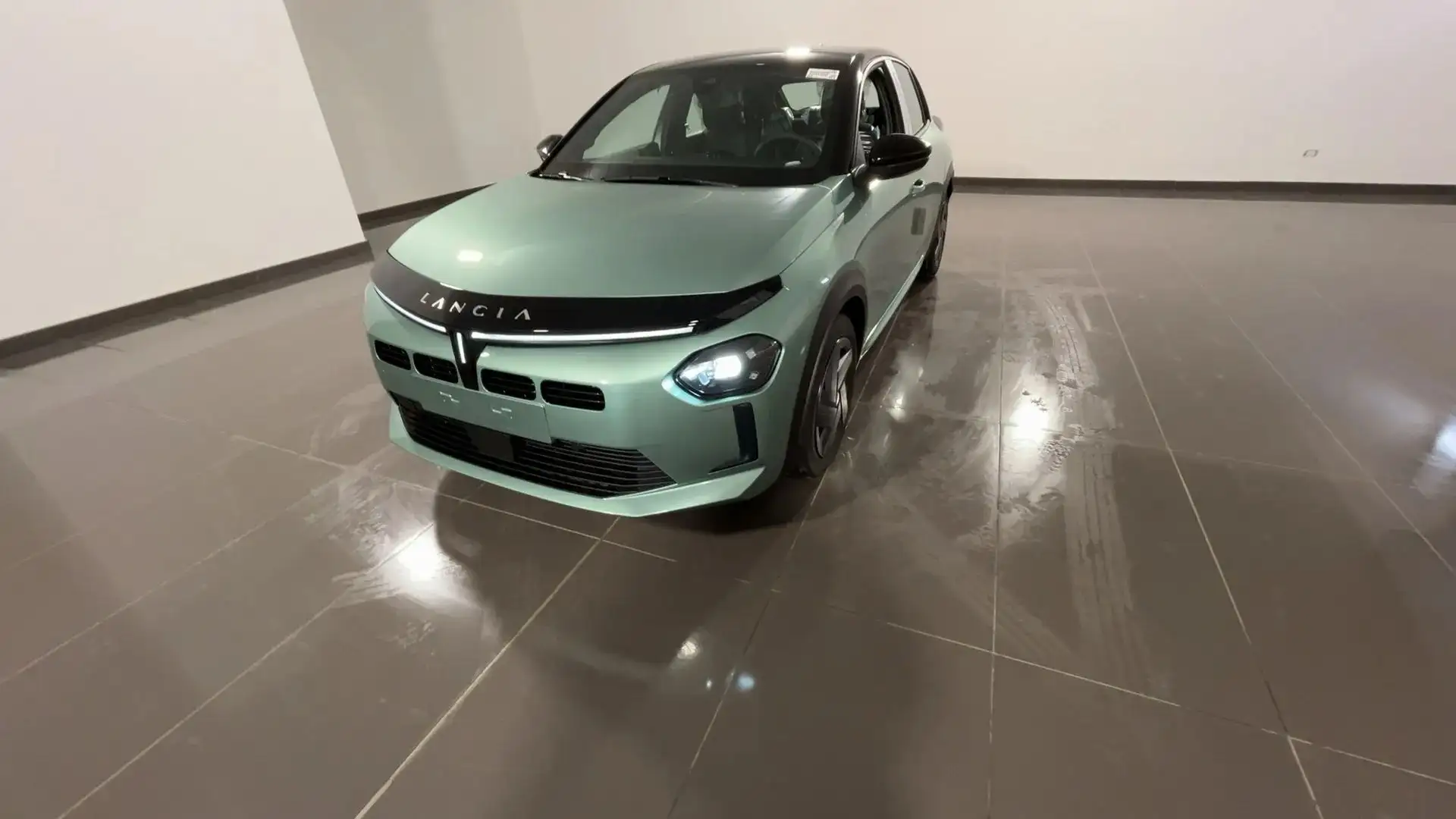 Lancia Ypsilon Ypsilon 1.2 mhev e-dct Grün - 1