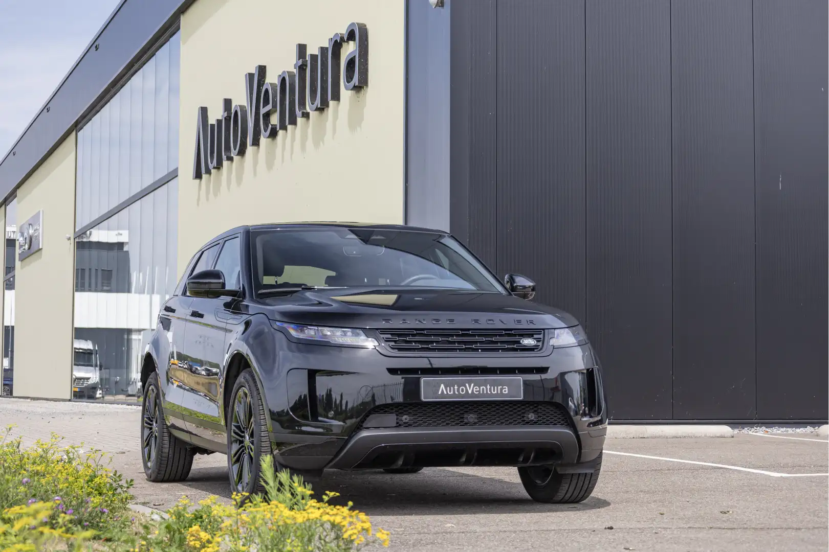Land Rover Range Rover Evoque 1.5 P300e PHEV AWD S Facelift l Black Pack l Elek. Zwart - 2