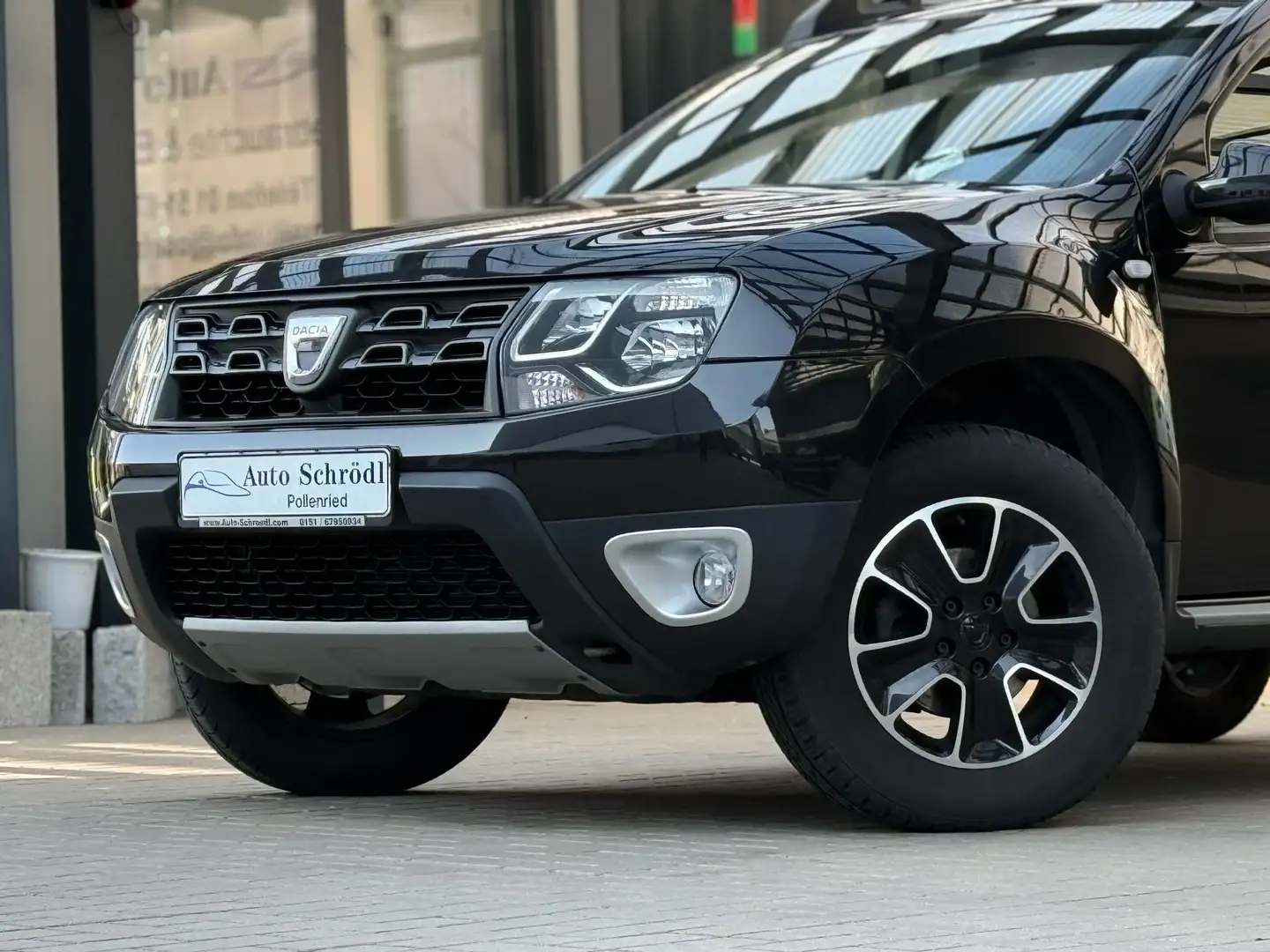 Dacia Duster EDC Black Shadow dCi 110, Kamera, Navi, Sitzheiz. Negro - 2